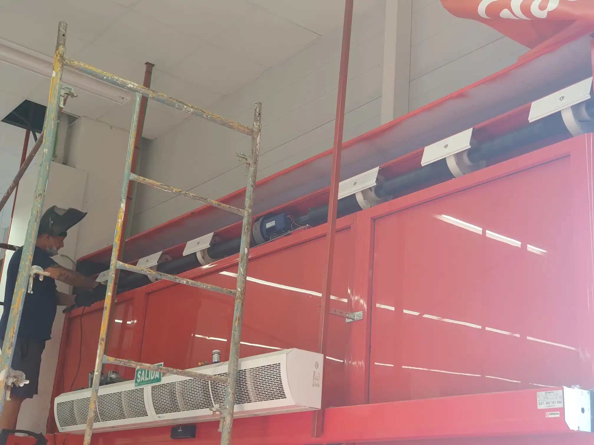Empresa de reparacion de persianas metalicas en Sagunto Motorización de persianas de comercio en Sagunto